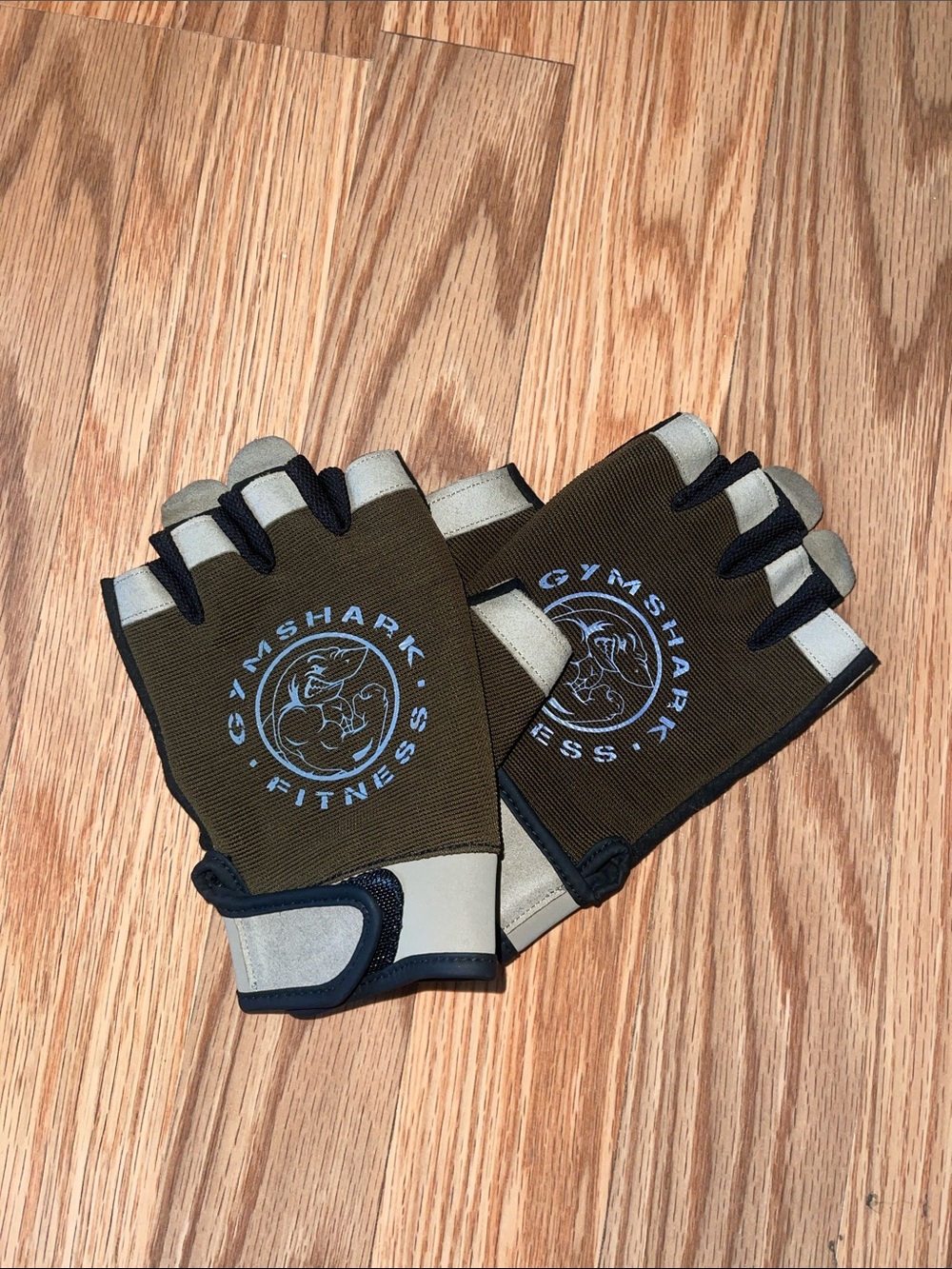 Gymshark lifting gloves